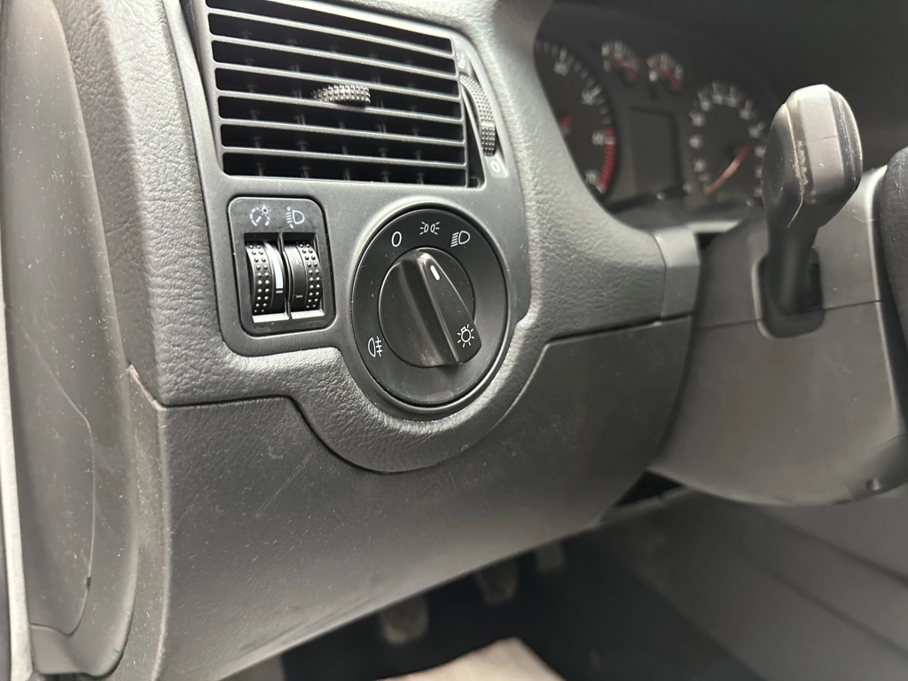 VW Golf Champ "KLIMA-TÜV NEU-RADIO"