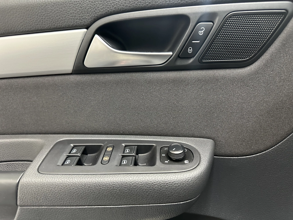 VW Sharan Comfortline BMT "7 SITZER-NAVI-MULTI"