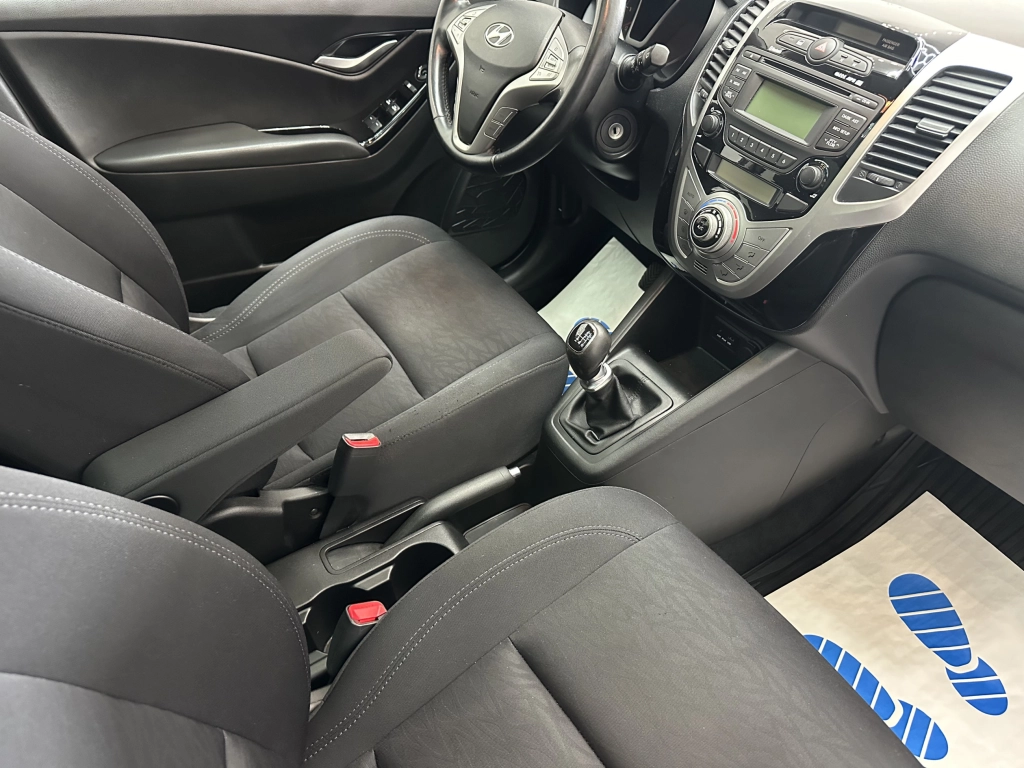 Hyundai ix20 "PANO-MULTI-KLIMA-ALU-8 FACH"