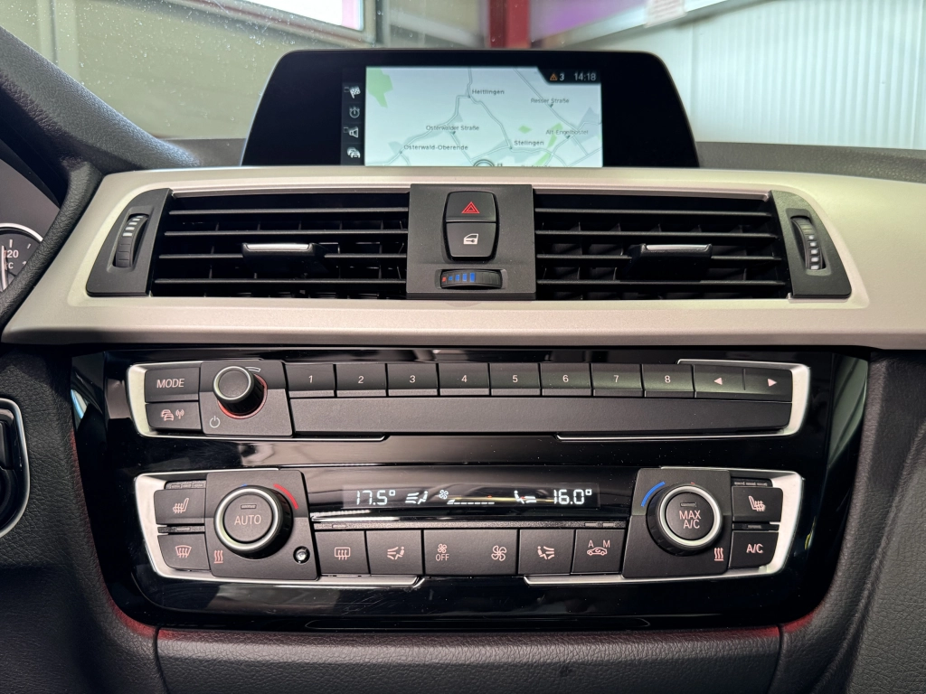 BMW 318 i Touring*LED*NAVI*SHZG*AHK*TEMPO*KLIMAAUTO.