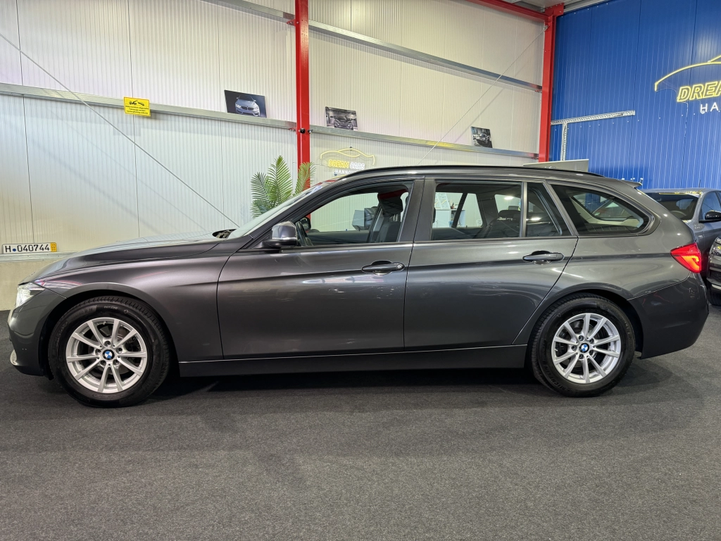 BMW 318 i Touring*LED*NAVI*SHZG*AHK*TEMPO*KLIMAAUTO.