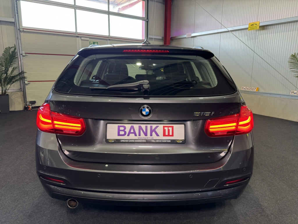 BMW 318 i Touring*LED*NAVI*SHZG*AHK*TEMPO*KLIMAAUTO.