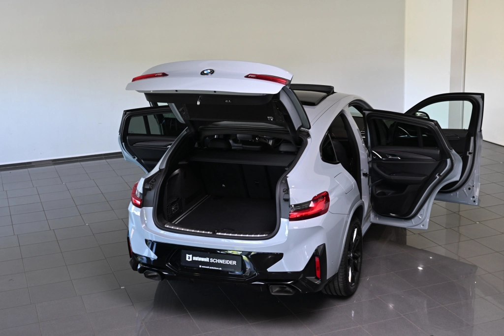 BMW X4 xDrive 30 d M Sport Panorama Laser Shadow 20"