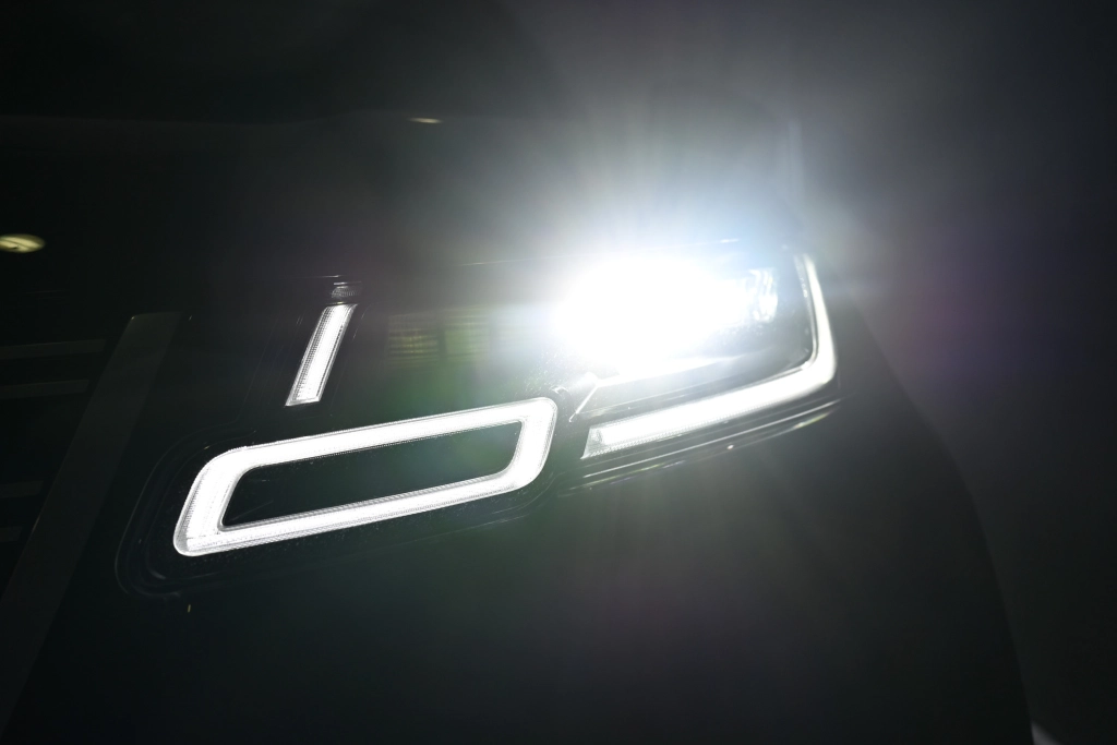 Land Rover Range Rover Velar D200 SE Kamera 360 ACC TFT 20"