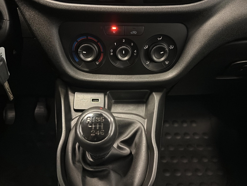 Fiat Doblo 1.6 JTDM SX Kombi PDC|BTH|TEMPOMAT|ALLW-R