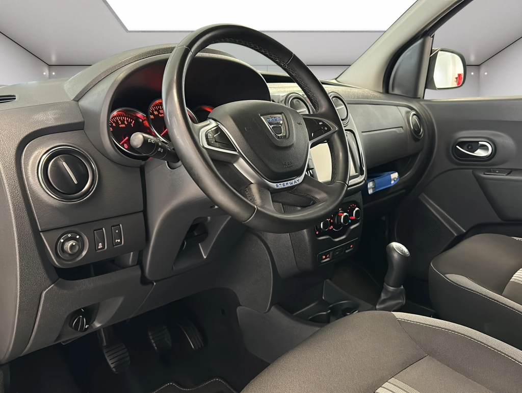 Dacia Dokker 1.2 TCe Stepway Celebration KAM|NAVI|SHZ