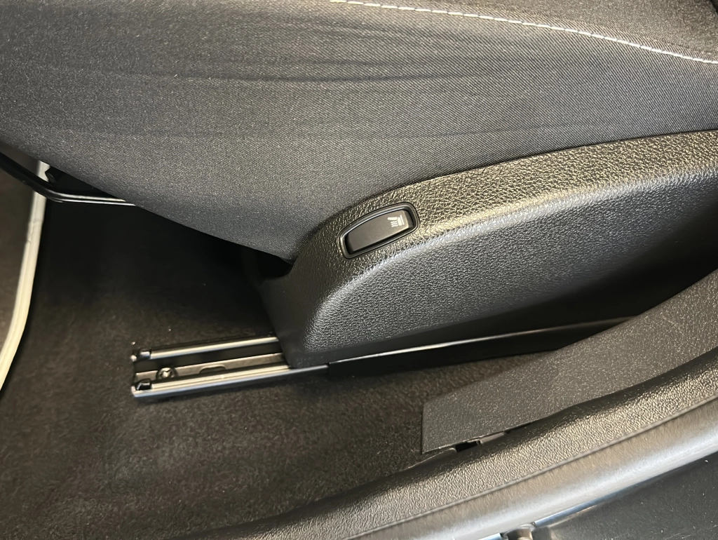 Dacia Lodgy 1.6 SCe Comfort 7-Sitz AHK|PDC|NAVI|SHZ