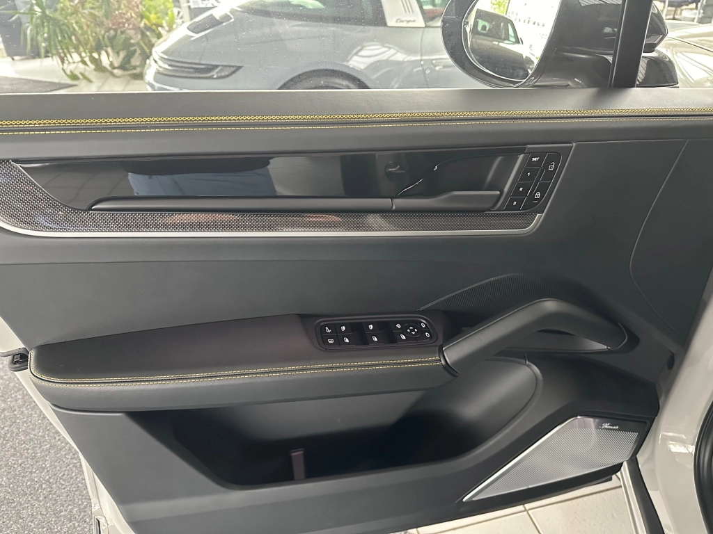 Porsche Cayenne Turbo E-Hybrid*Burmester*Head-Up*PCCB*