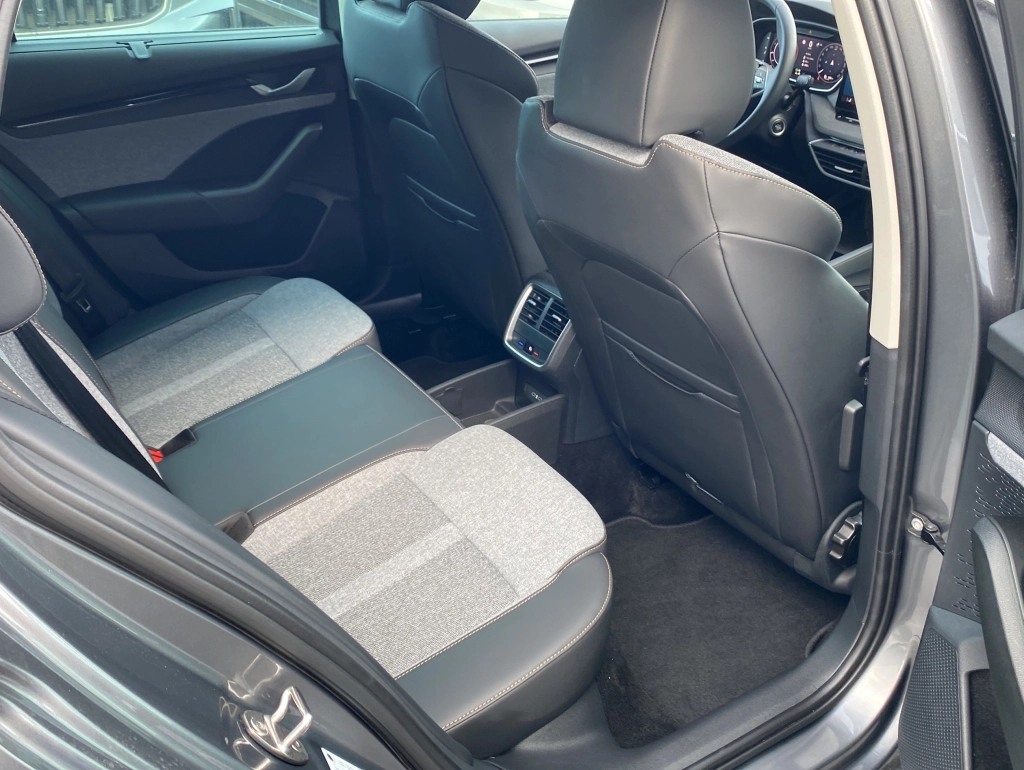 Skoda Octavia Combi 1.5 eTSI Selection*Navi*ACC*Kamera