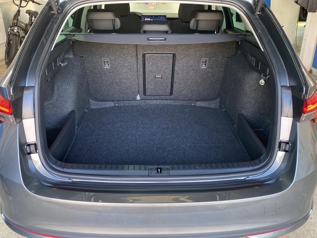 Skoda Octavia Combi 2.0 TDI DSG Selection Facelift*Nav