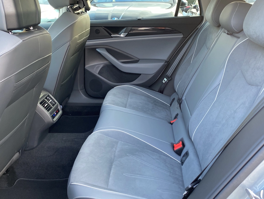 VW Passat Variant 1.5 eTSI DSG neues Modell*Nav*ACC