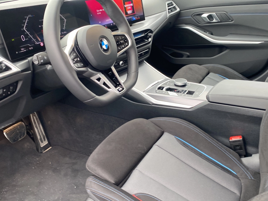 BMW 330 i Touring xDrive M Sport*ACC*HiFi*Kamera*