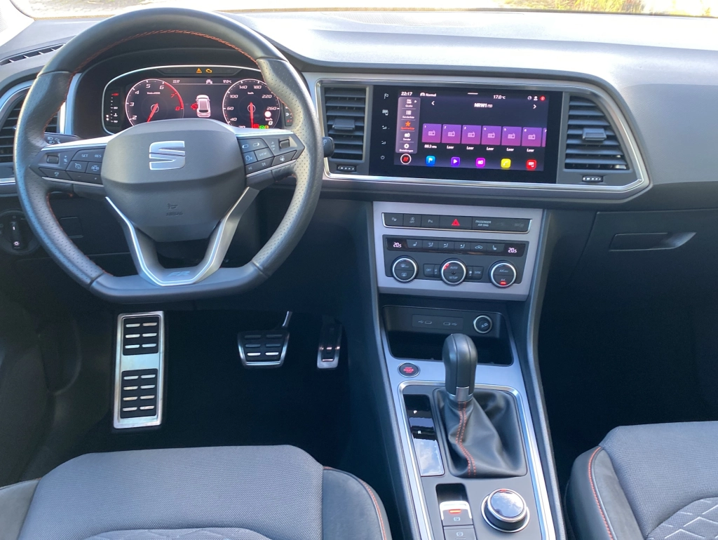 Seat Ateca 1.5 TSI DSG FR*Navi*ACC*Kamera*Kessy*AHK*