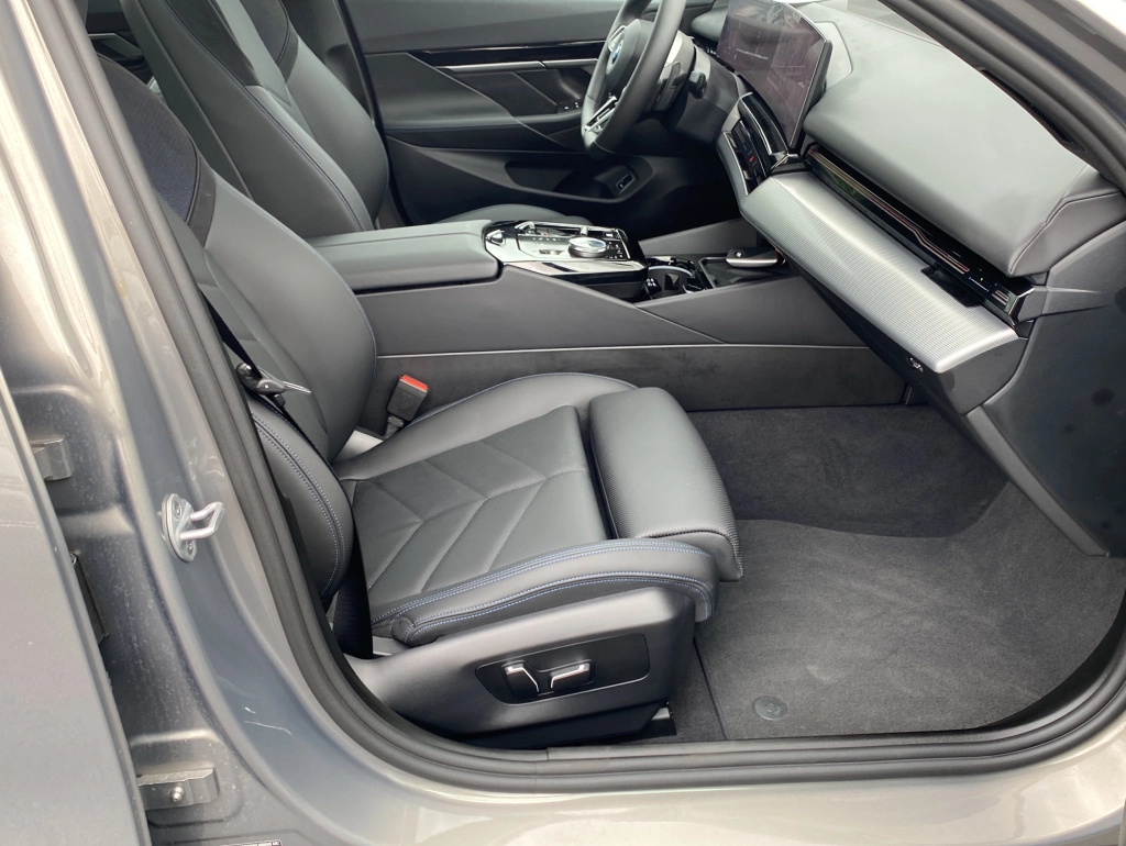BMW 520 d Touring xDrive M Sport*HeadUp*AHK*Pano*