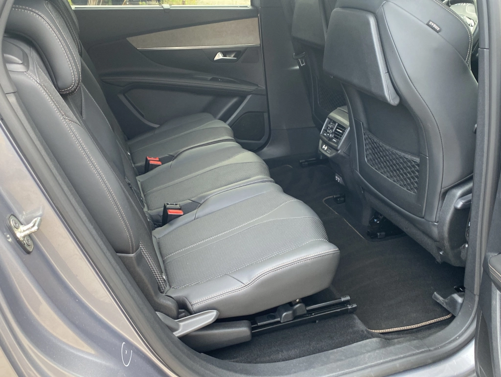 Peugeot 5008 GT Facelift*Navi*ACC*Kamera*7Sitze*
