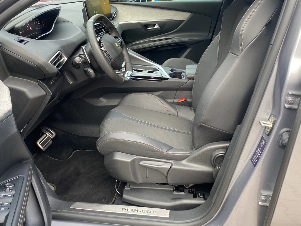 Peugeot 5008 GT Facelift*Navi*ACC*Kamera*7Sitze*