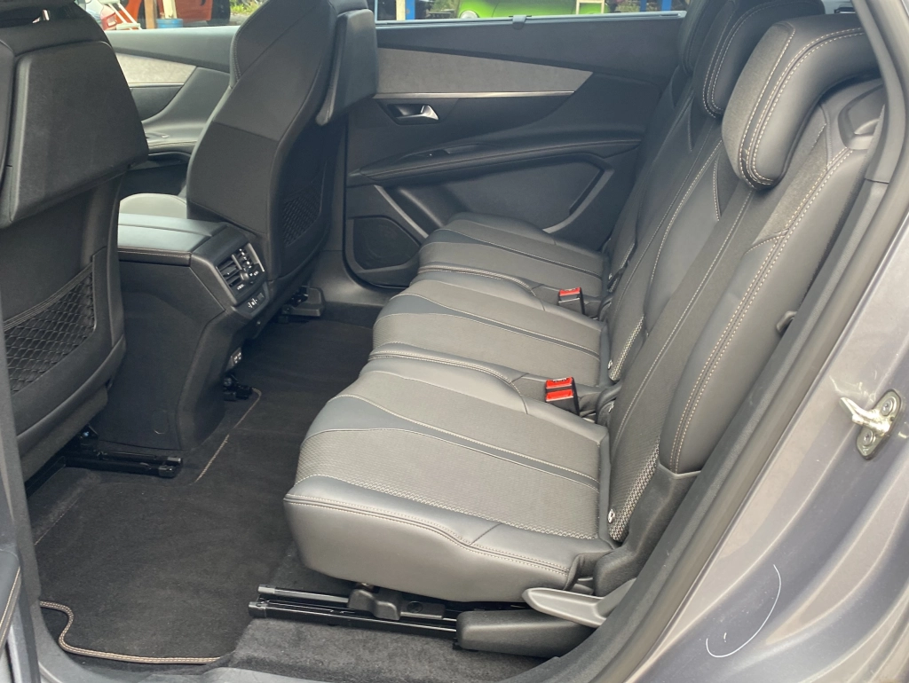 Peugeot 5008 GT Facelift*Navi*ACC*Kamera*7Sitze*