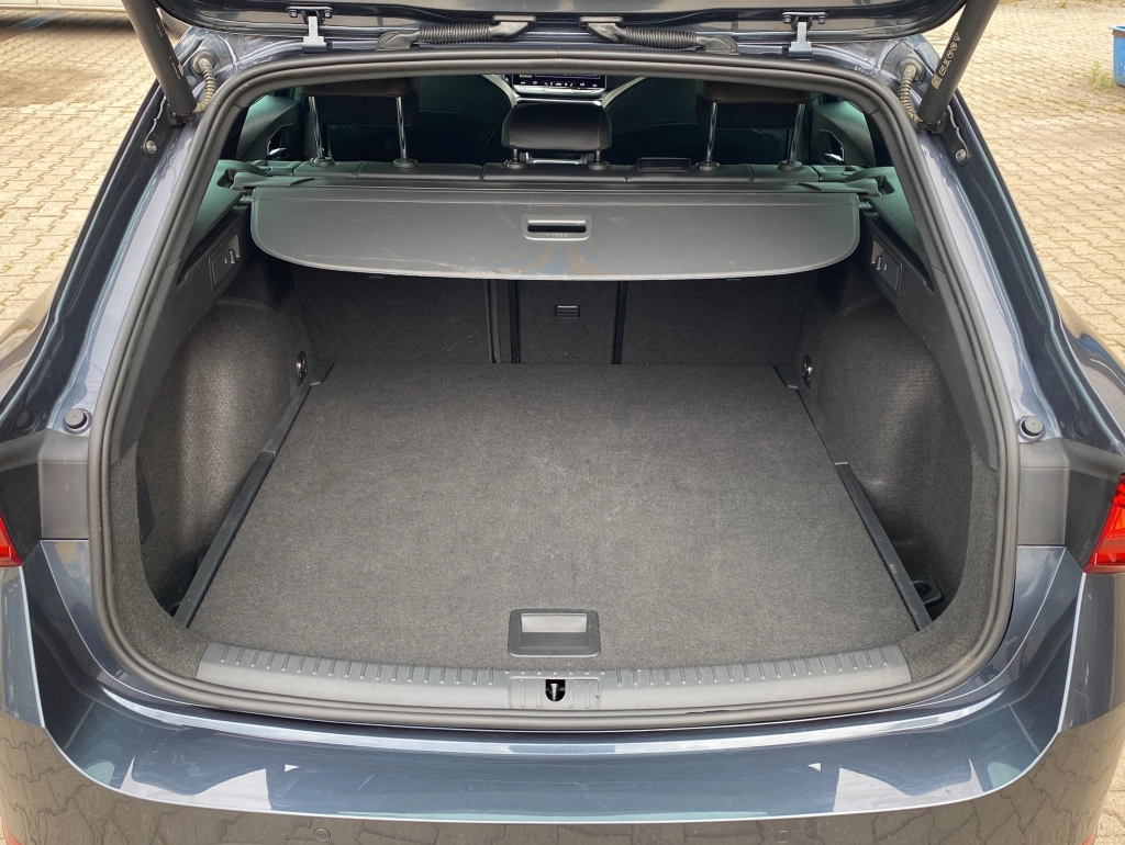 Seat Leon ST 1.5 eTSI DSG Facelift*ACC*Kamera*Kessy*