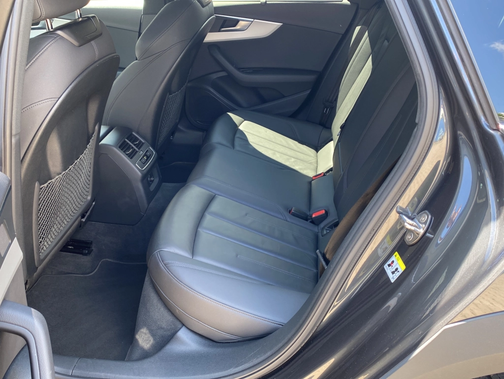 Audi A4 Allroad 40 TDI Quattro*Leder*Navi+*AHK*Pano