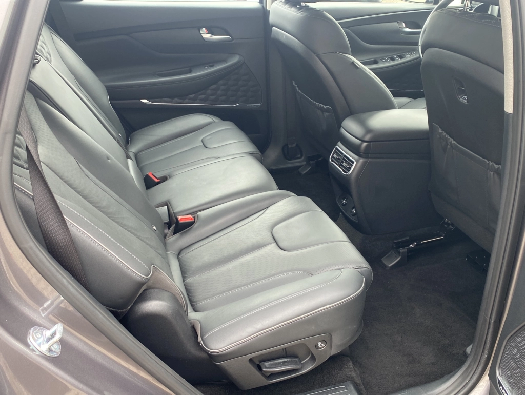Hyundai SANTA FE Plug In Hybrid 4WD*7 Sitze*Leder