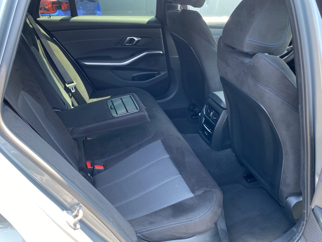 BMW 330 i Touring xDrive M Sport*ACC*HiFi*Kamera*