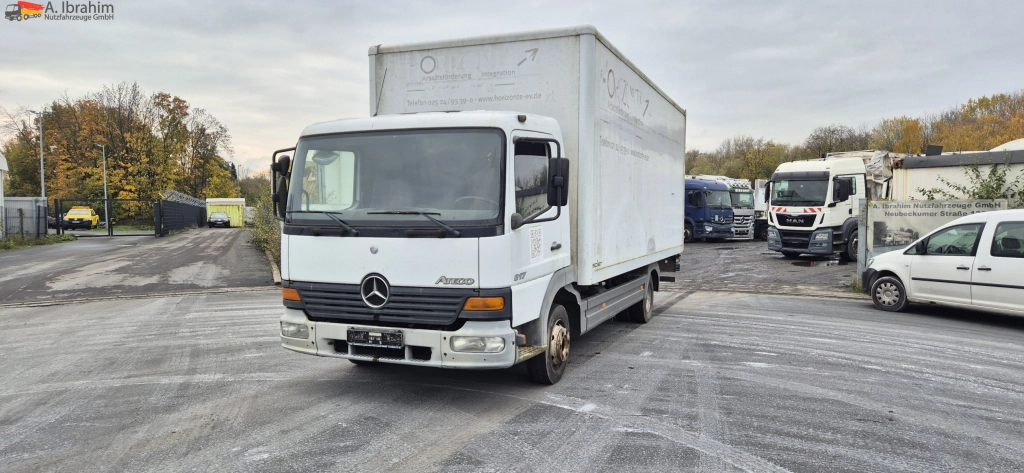 Mercedes-Benz 817 Möbelkoffer