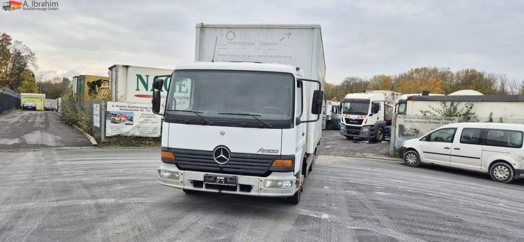 Mercedes-Benz 817 Möbelkoffer