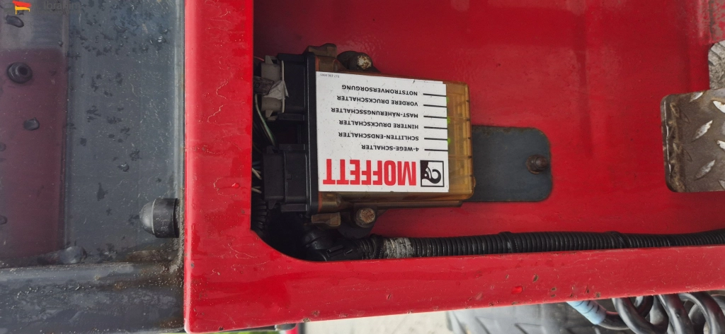 ANDERE Moffett  4 Wege Stapler 20.4einsatzbereit 3 Stck. vorhanden