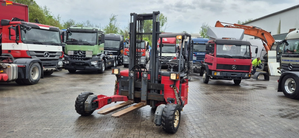 ANDERE Moffett  4 Wege Stapler 20.4einsatzbereit 3 Stck. vorhanden