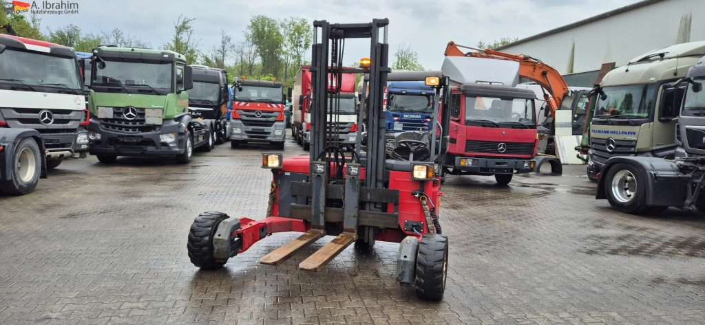 ANDERE Moffett  4 Wege Stapler 20.4einsatzbereit 3 Stck. vorhanden