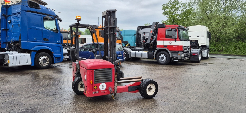 ANDERE Moffett  4 Wege Stapler 20.4einsatzbereit 3 Stck. vorhanden