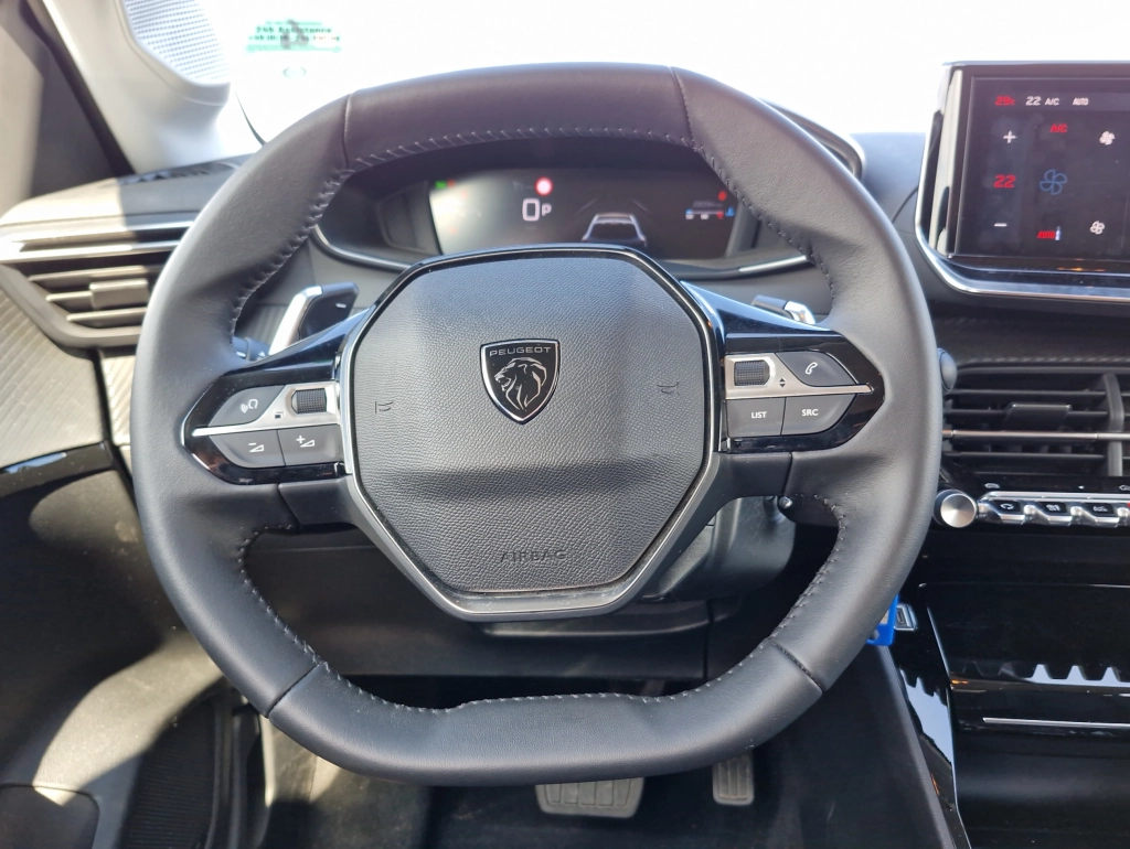 Peugeot 208 PureTech 100 Allure AT LED Kamera PDC CarPlay Alu 16