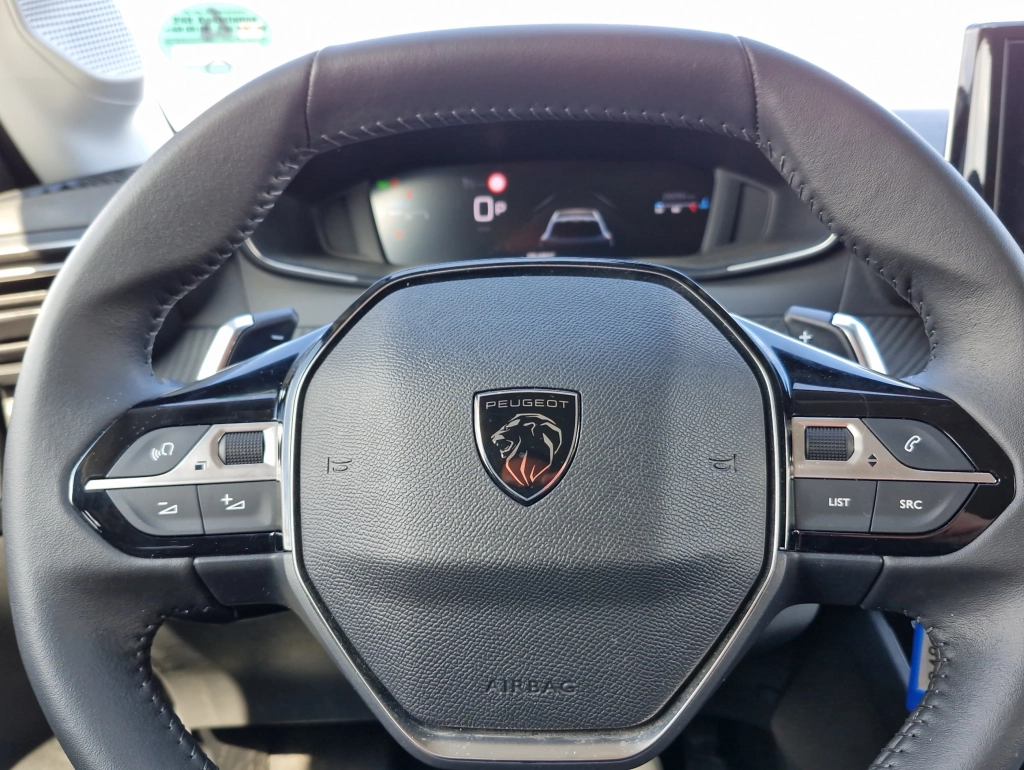 Peugeot 208 PureTech 100 Allure AT LED Kamera PDC CarPlay Alu 16