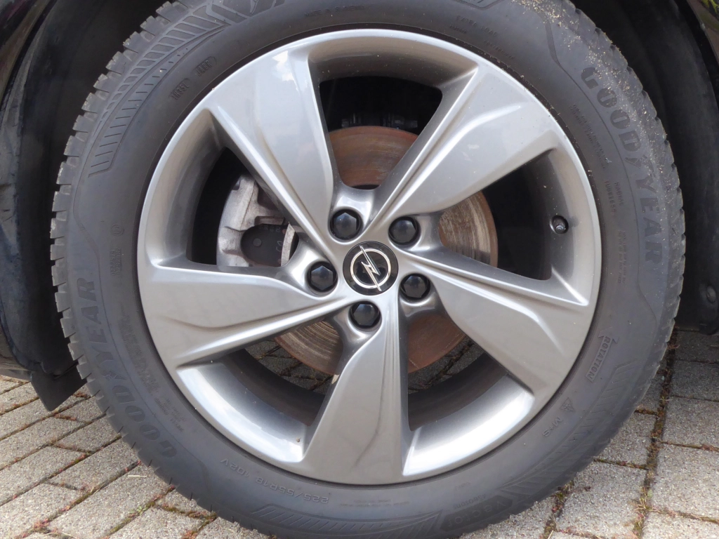 Opel Grandland 1.2 Turbo GS-Line LED Navi Kamera 360 Keyless SHZ elektr. Heckklappe