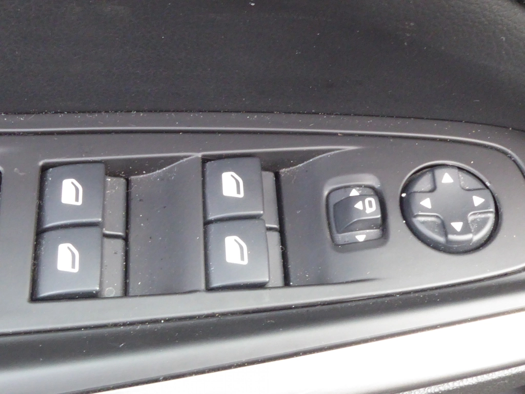 Opel Grandland 1.2 Turbo GS-Line LED Navi Kamera 360 Keyless SHZ elektr. Heckklappe