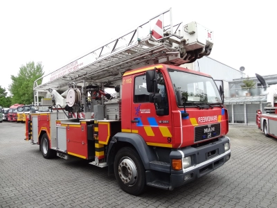 MAN L2000 18.284 Feuerwehr Bronto Skylift 27 Meter