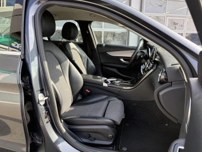 Mercedes-Benz C180 Lim. Avantgarde Autom. AHK Navi LED-SW