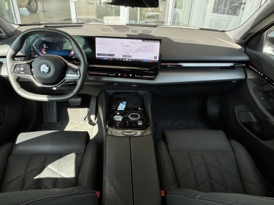 BMW 520 d xDrive 1.Hd LEDER AHK NAVI CAM HUD PLA DSC