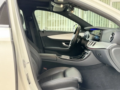 Mercedes-Benz E 300 de T AMG-Line Ambiente el. Heckklappe Pano