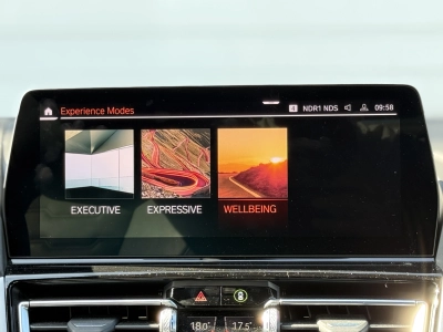 BMW M850 i xDrive PANO ACC LEDER  VOLL!!  1. Hd.