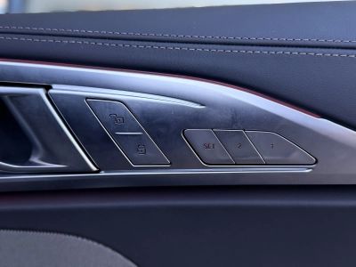 BMW M850 i xDrive PANO ACC LEDER  VOLL!!  1. Hd.