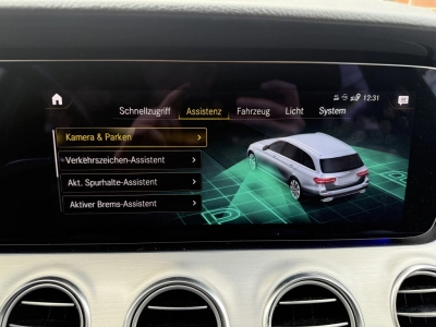 Mercedes-Benz E300 de T Avantgarde ACC Navi Kamera Leder LED