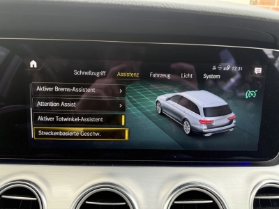 Mercedes-Benz E300 de T Avantgarde ACC Navi Kamera Leder LED