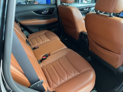 Nissan X-Trail 2.0 dcI Aut. 4x4 Tekna ,7-Sitzer, Leder