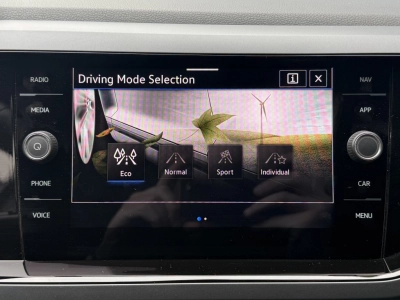 VW Taigo 1.0 TSI-DSG R-LINE, IQ-Drive,Matrix,RFK 