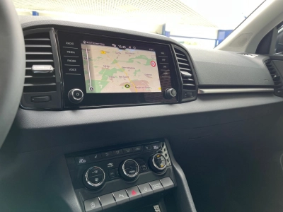 Skoda Karoq 1.5 TSI DSG+AHK+RFK+ACC+Navi+el.Heckkl.++
