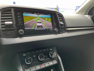 Skoda Karoq 1.5 TSI DSG+AHK+RFK+ACC+Navi+el.Heckkl.++