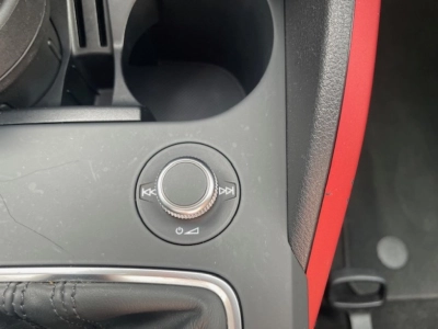 Audi Q2 1.4 TFSI Sport DSG NAVI AHK SITZHEIZUNG