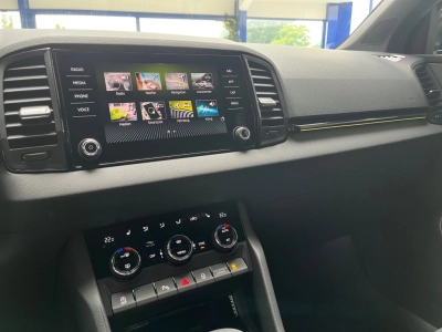 Skoda Karoq 1.5 TSI DSG SPORTLINE,Matrix,AHK,ACC,RFK,+
