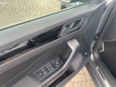 VW T-Roc R-LINE 1.5 TSI-DSG Black+Style,Pan.-Dach